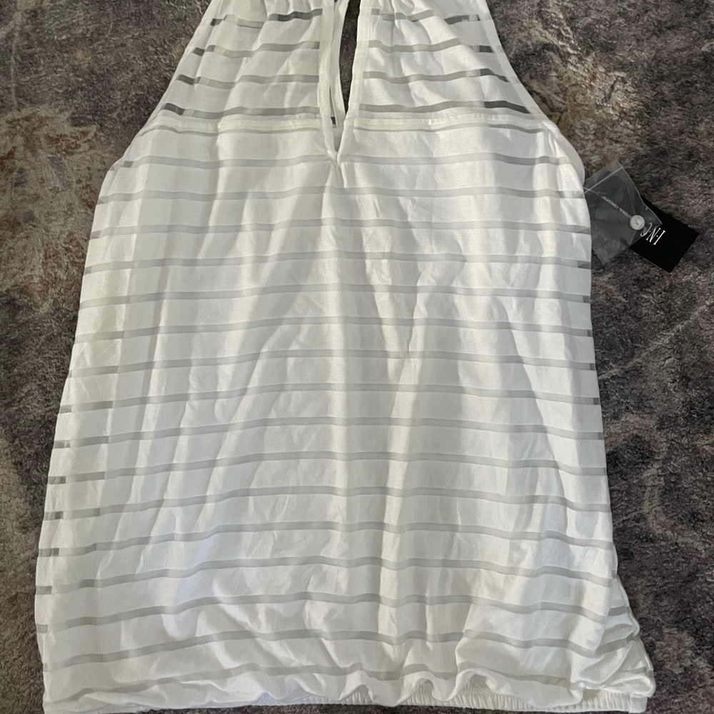 061 NWT INC White Top - Picture 4 of 4